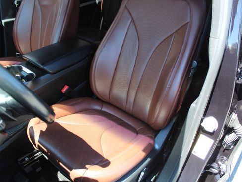 Used 2019 Lincoln Nautilus Reserve AWD/4WD image 3