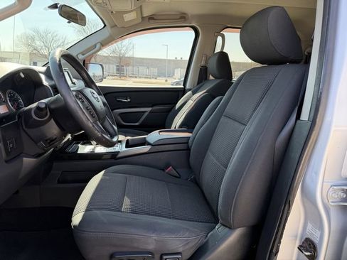 Used 2015 Nissan Titan SV w/ SV Value Truck Package image 22