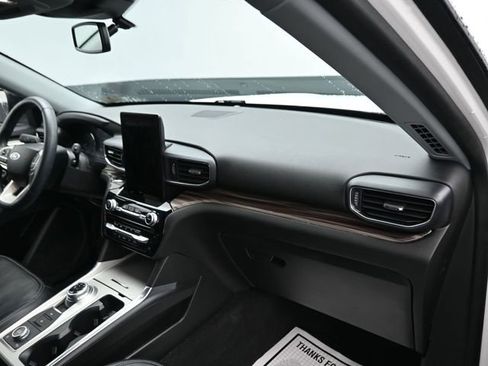 Used 2023 Ford Explorer Limited w/ Limited Technology Package image 12