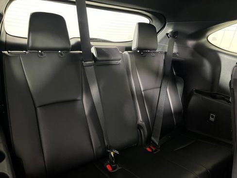 Used 2023 Toyota Highlander XSE FWD image 11