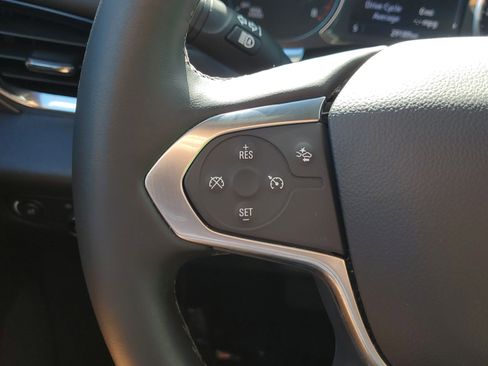 Used 2023 Chevrolet Traverse LT image 27