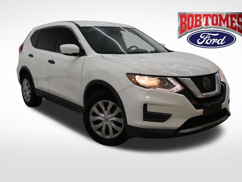 Used 2020 Nissan Rogue S image 1