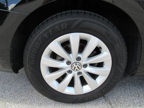Used 2015 Volkswagen Passat 1.8T Wolfsburg Edition FWD image 7