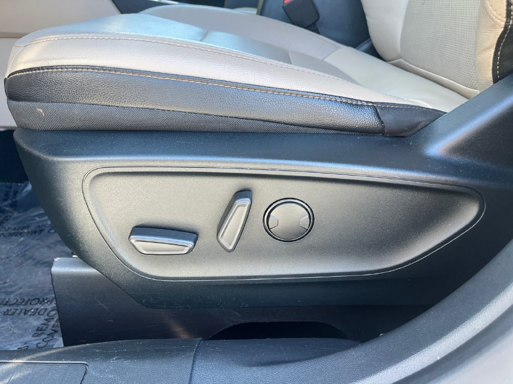 Used 2020 Ford Escape Titanium AWD/4WD image 13