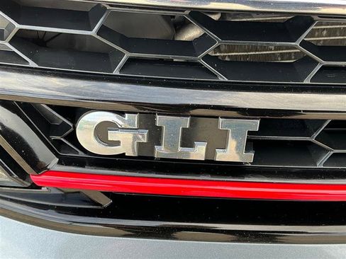 Used 2017 Volkswagen Jetta GLI FWD image 13