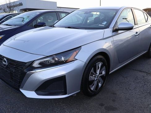 Used 2023 Nissan Altima 2.5 S image 2