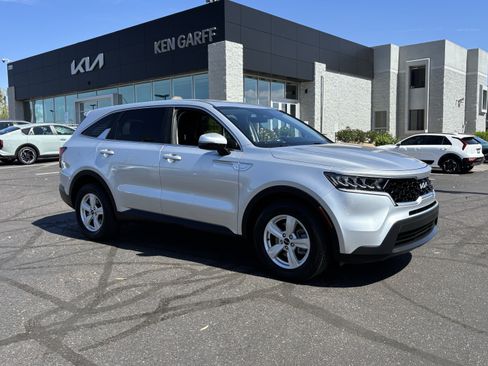 Certified 2022 Kia Sorento LX FWD image 31