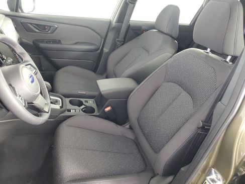 Used 2025 Subaru Forester Premium image 12