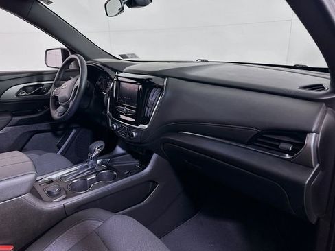 Used 2023 Chevrolet Traverse LT image 10