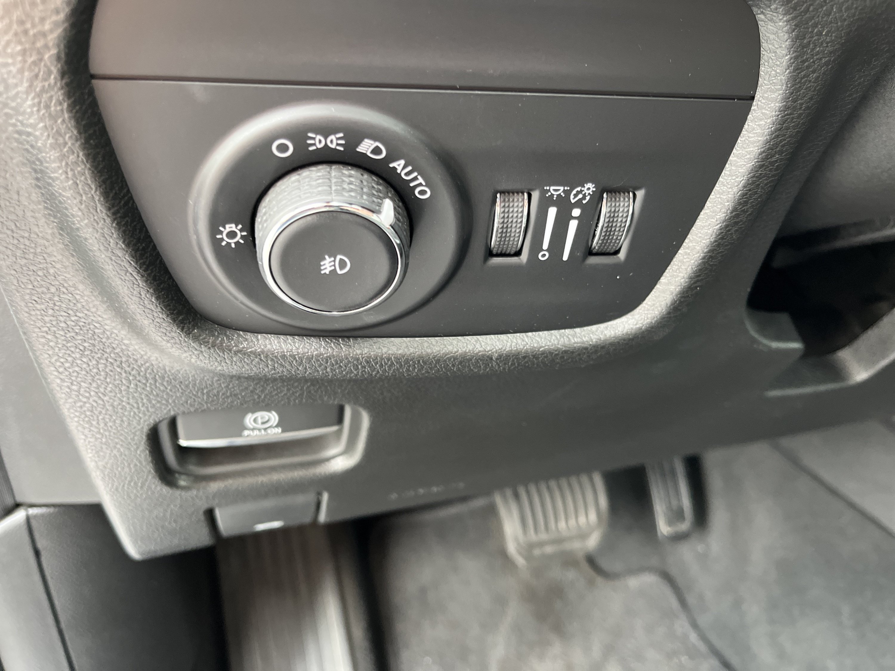 Used 2023 Jeep Grand Cherokee L Limited AWD/4WD image 18