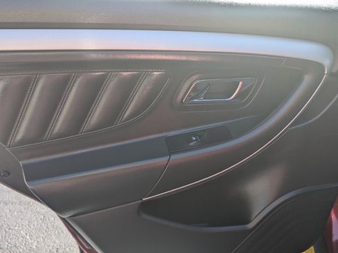 Used 2018 Ford Taurus SEL w/ Equipment Group 201A image 20