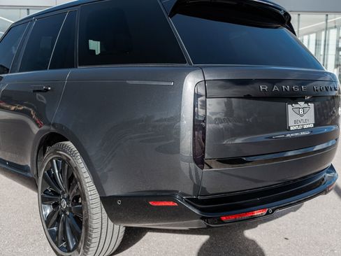 Used 2023 Land Rover Range Rover SV image 9