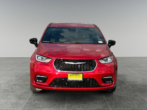 New 2026 Chrysler Pacifica Select image 8