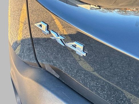 Used 2023 Jeep Renegade Latitude w/ Premium Group AWD/4WD image 11