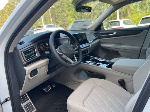 New 2026 Volkswagen Atlas SEL Premium R-Line AWD/4WD image 5