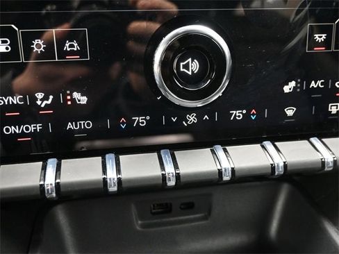 Used 2026 GMC Terrain Elevation w/ Elevation Premium Package image 14