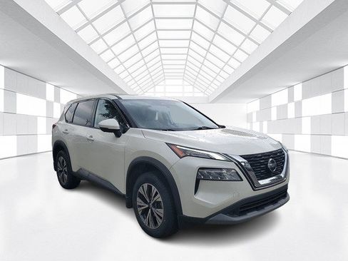 Certified 2021 Nissan Rogue SV image 3