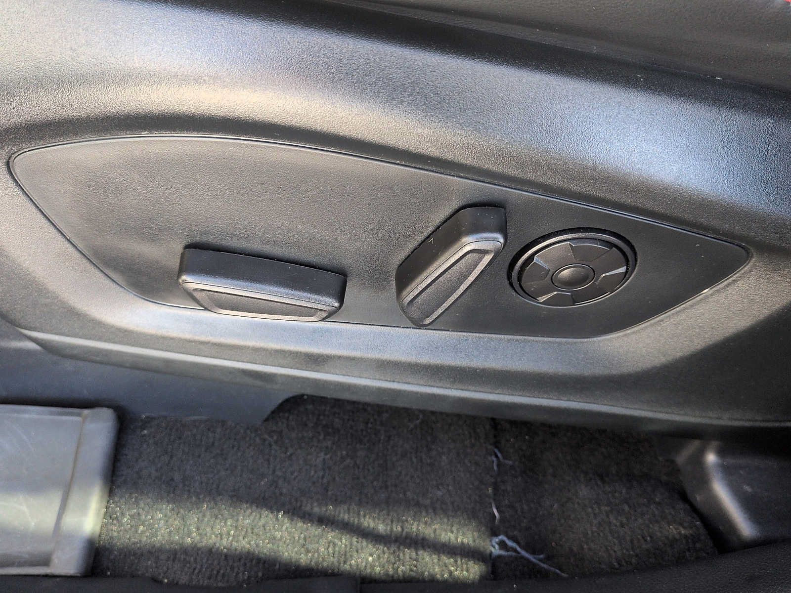 Certified 2025 Ford Explorer ST AWD/4WD image 13