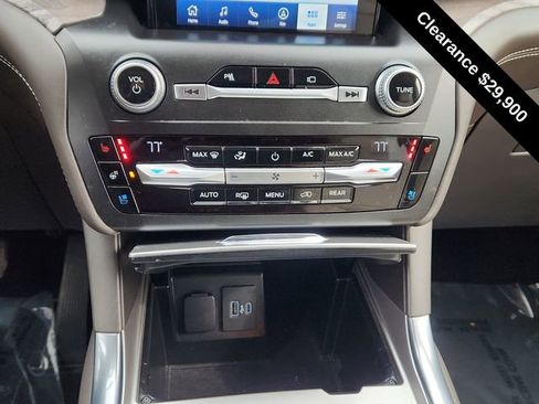 Used 2020 Ford Explorer Platinum w/ Premium Technology Package image 44