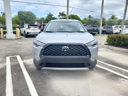 Certified 2025 Toyota Corolla Cross L FWD image 2