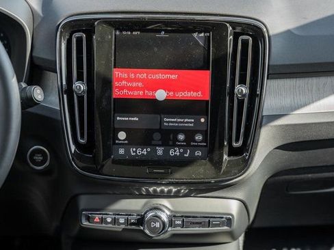 Used 2026 Volvo XC40 B5 Plus w/ Protection Package Premier image 21