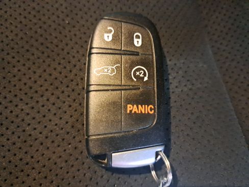 Used 2022 Jeep Grand Cherokee Laredo X RWD image 36