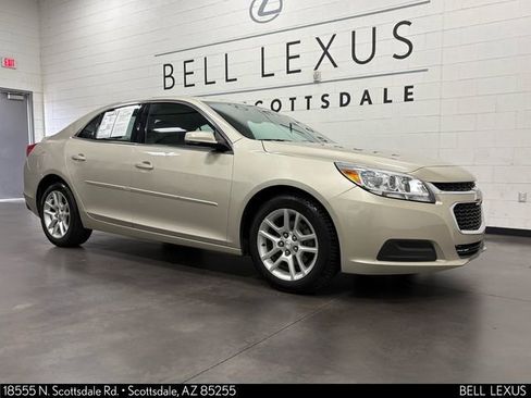Used 2015 Chevrolet Malibu LT w/ Power Convenience Package FWD image 2