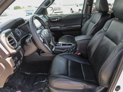 Certified 2023 Toyota Tacoma TRD Off-Road w/ TRD Premium Off Road Package image 18