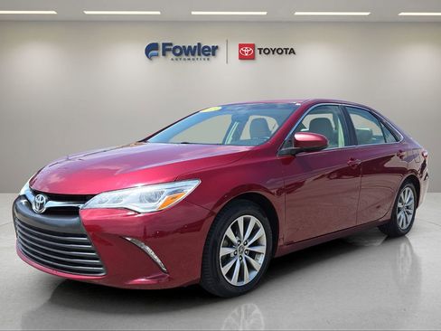 Used 2015 Toyota Camry XLE FWD image 3