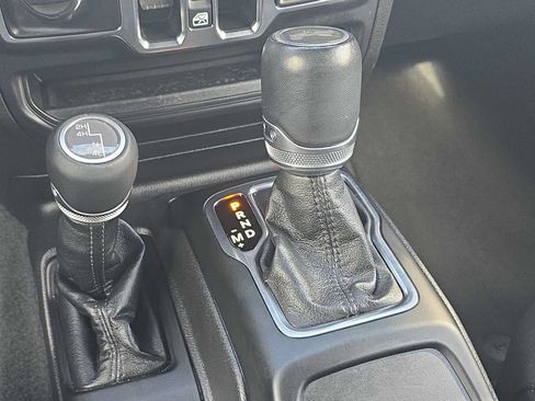 Used 2023 Jeep Wrangler Unlimited Sahara AWD/4WD image 22