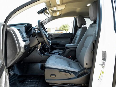 Used 2019 Chevrolet Colorado W/T RWD image 3