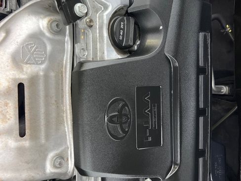 Used 2013 Toyota Camry LE image 37