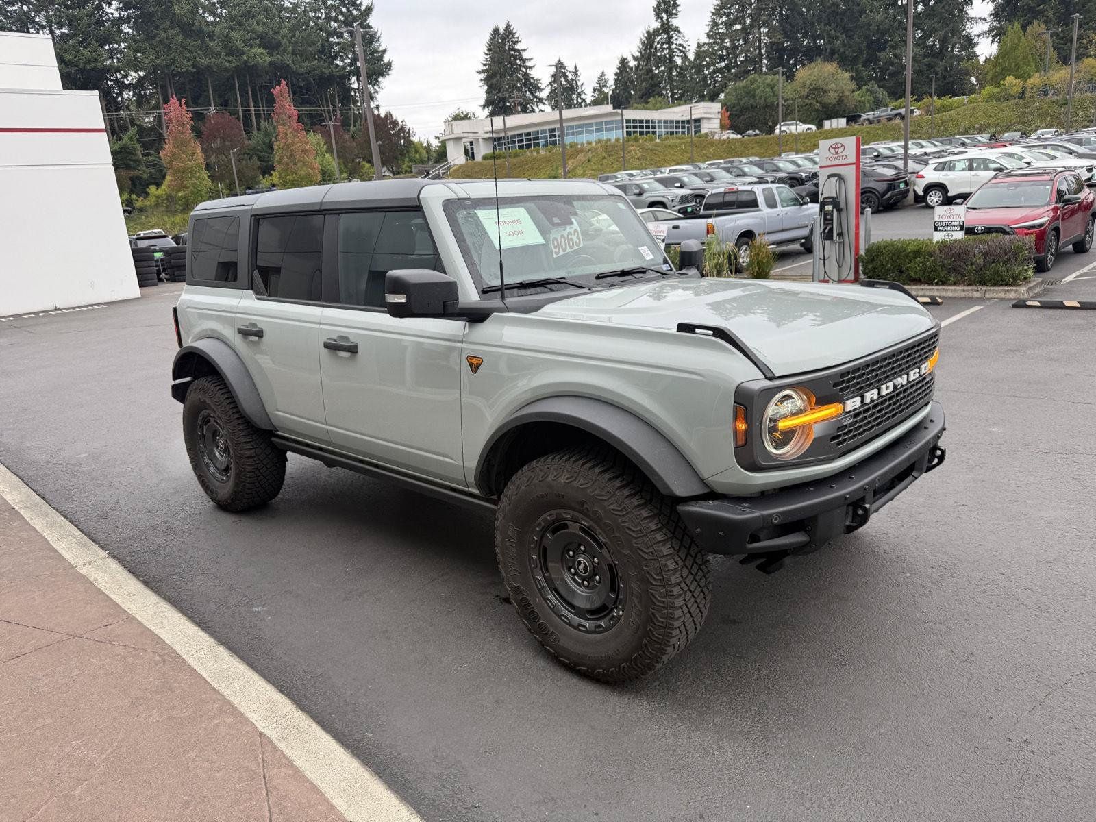 Used 2024 Ford Bronco Badlands AWD/4WD image 6