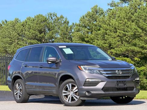Used 2018 Honda Pilot EX image 5