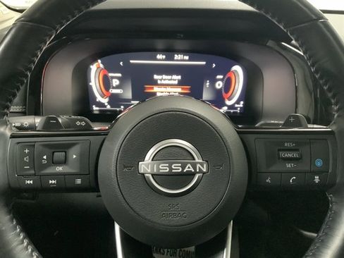 Used 2023 Nissan Pathfinder Platinum image 26