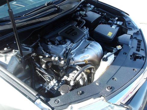 Used 2012 Toyota Camry LE FWD image 18
