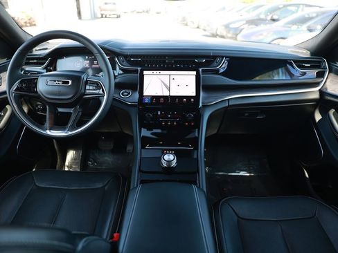 Used 2023 Jeep Grand Cherokee Overland RWD image 24