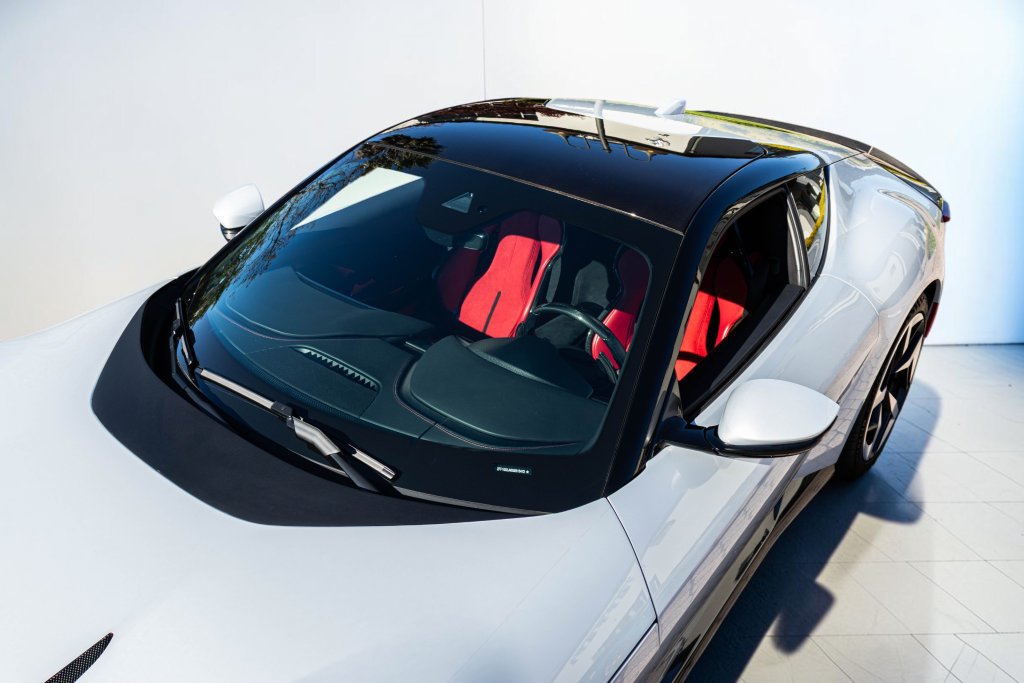 Certified 2025 Ferrari 12Cilindri RWD image 32