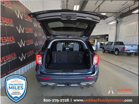 Used 2024 Ford Explorer XLT w/ Equipment Group 202A AWD/4WD image 7