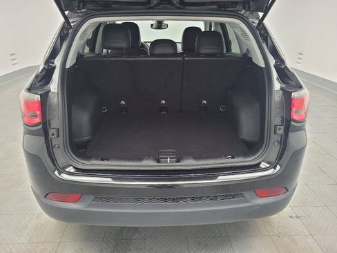 Used 2018 Jeep Compass Latitude w/ Popular Equipment Group image 29