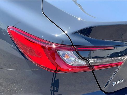 Used 2025 Toyota Camry LE FWD image 27