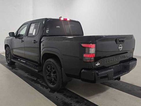 Used 2023 Nissan Frontier SV w/ Midnight Edition Package RWD image 4