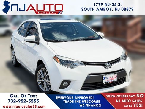 Used 2015 Toyota Corolla LE FWD image 1