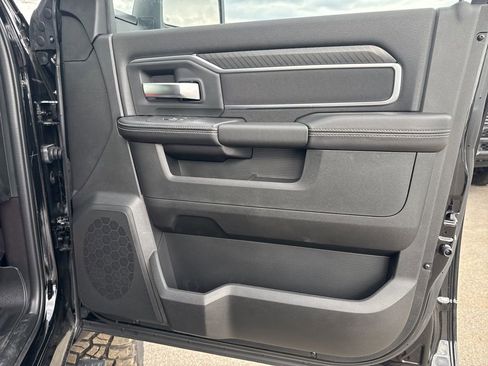 New 2025 RAM 2500 Big Horn AWD/4WD image 32