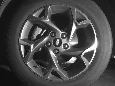 Used 2025 Chevrolet Trax LT FWD image 9