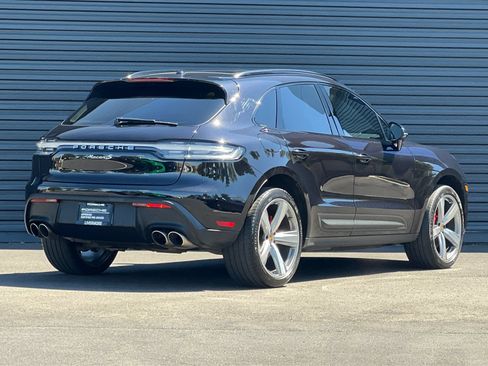 Certified 2024 Porsche Macan S AWD/4WD image 9
