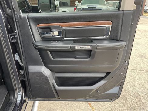 Used 2016 RAM 3500 Laramie w/ Convenience Group image 27