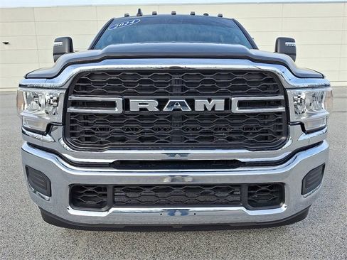 Used 2024 RAM 2500 Tradesman w/ Chrome Appearance Group image 5