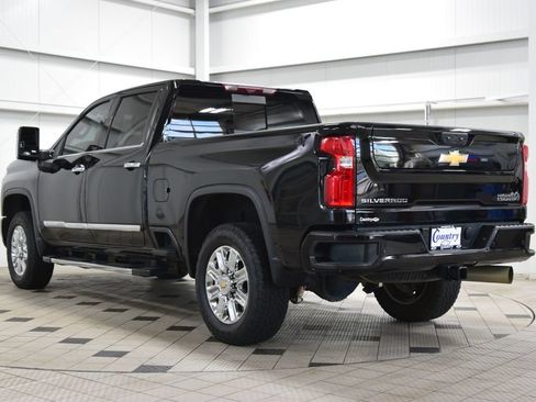 Used 2024 Chevrolet Silverado 2500 High Country w/ High Country Premium Package AWD/4WD image 6