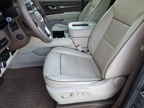 Used 2022 GMC Yukon Denali w/ Max Trailering Package AWD/4WD image 8